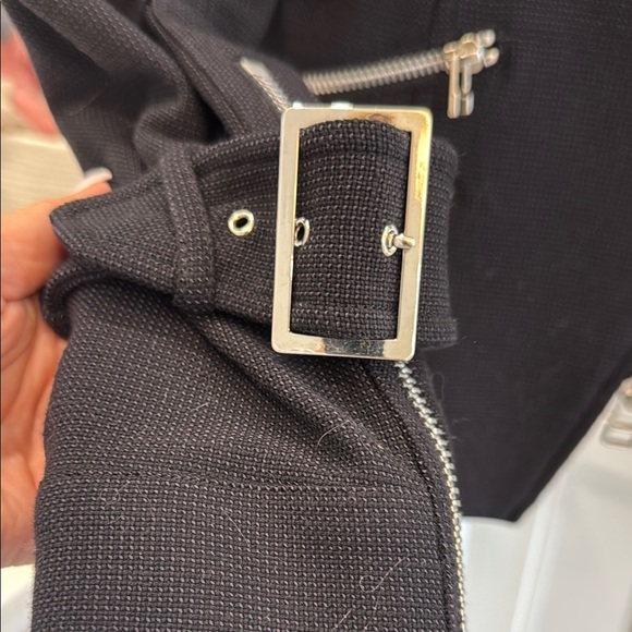 Veronica Beard Black Blazer with Tailored Fit - Picture 5 of 11